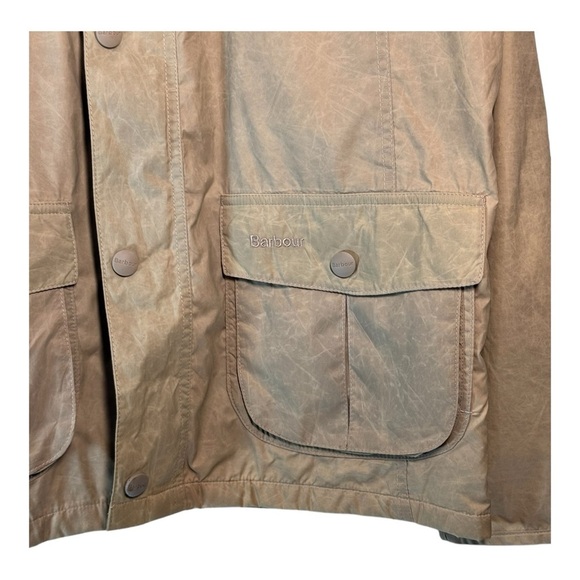 Barbour Super Lightweight Waterproof Utility Jacket in Weathered Olive - Picture 2 of 9